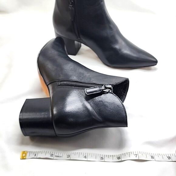 COLE HAAN ELYSE BLACK 100% LEATHER BOOTIES LADIES 6.5 NWOB - Picture 7 of 16